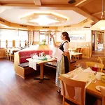 Wander- & Wellnesshotel Naegele Hotel 4*