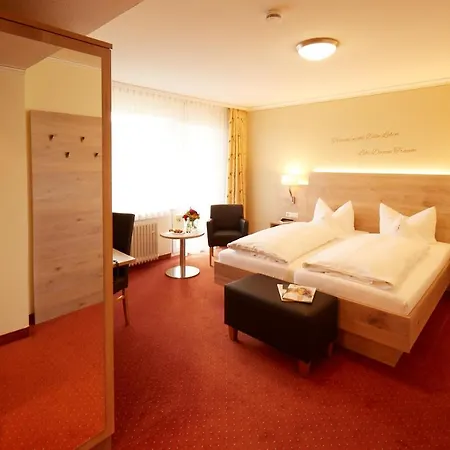 Wander- & Wellnesshotel Naegele 호텔