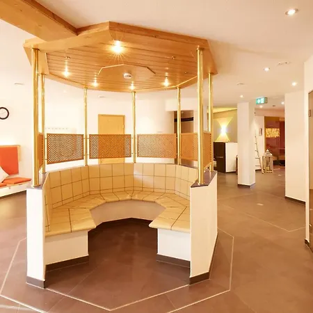 Wander- & Wellnesshotel Naegele Hotel 4*